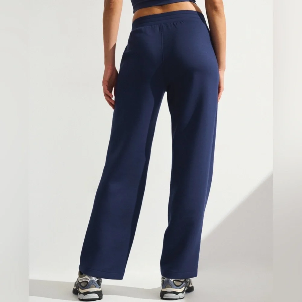 NWT Abercrombie & Fitch YPB neoKNIT On The Go Straight Leg Pant - Picture 2 of 7